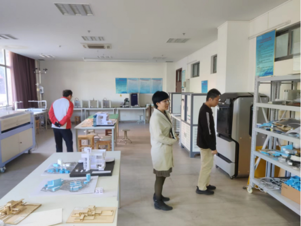 建筑與規(guī)劃學院召開實驗室工作會議并開展秋季學期第三次實驗室安全檢查