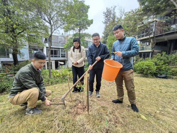 黨建引領(lǐng)添新綠 初心共植育未來 ——人力資源部黨支部開展主題黨日植樹活動